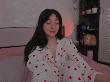 ariellaallure —  My new page, follow me. Let's pamper together - Goal: Hi Ari [15 tokens left] #tease #teen #cute #new