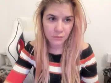 Avatar of artsyandcraftsy_