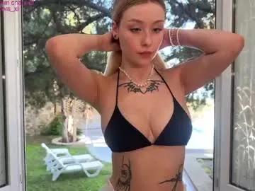 ella_knockers_xl on Chaturbate 