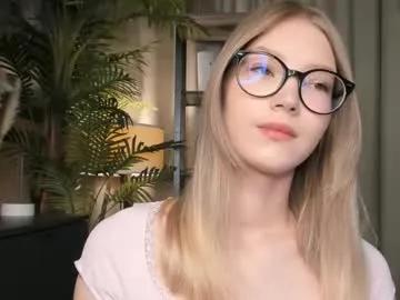 eternity_cuite — Gently lick finger? #18 #blonde #teen #shy #skinny [47 tokens remaining]