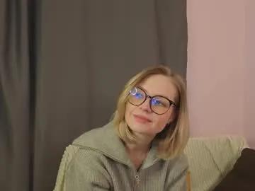 gwenkevwitch — my name is Jannie and im very new here!! ^^  goal : show my outfit  <3 #shy #blonde #feet #young #new [150 tokens remaining]