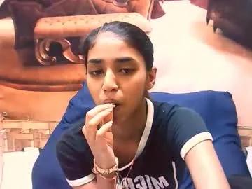 indiansexyslender4u2luv on Chaturbate 