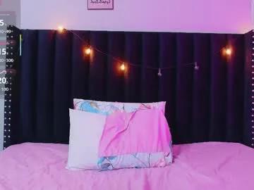 innocenthazel — #18 hot #chubby with tight pussy looking for her #daddy to teach her how to make her pussy squirt//PVT NO RULES/ AT GOAL 8 squirt all over// #bbw #latina [33 tokens remaining]