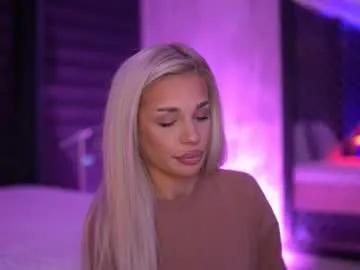 ivyrowa — I have a naughty mood today! Let's play  - Goal: Control my toy 5m [378 tokens left] #blonde #teen #biglips #bigass #lovense