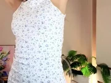 linaage — Goal: Play with my top I'm Lina ntmu. #teen. #young , i am #18 yo. #new and #skinny [55 tokens remaining]