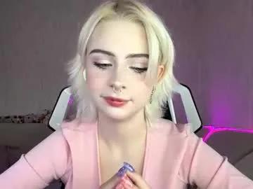 lorrettachimento — Goal:  Spin around once! ^^ i'm Isabel and #new here #shy #skinny #blonde #18  [25 tokens remaining]