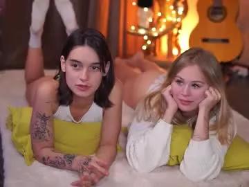 monica_law_ — Send an air kiss [32 tokens left]