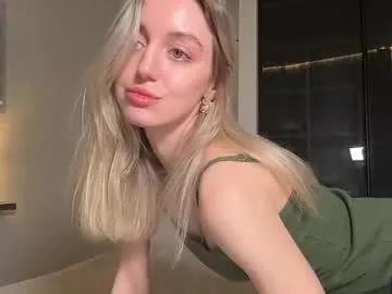 sophiebelll —  Hair play & eye contact  #new #skinny #18 #squirt #tease [100 tokens remaining]