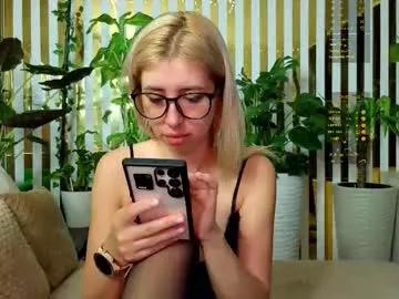 violetttttacb — Naked the entire stream  #pussy #anal #new #18 #young #teen [299 tokens remaining]