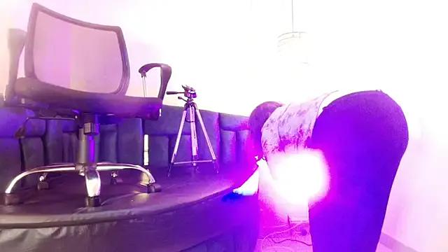 _Emily_rosee_ — Freechat on StripChat