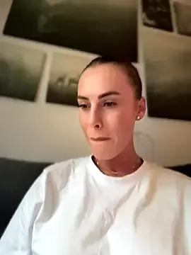 _JessyRey_ — Flash boobs 