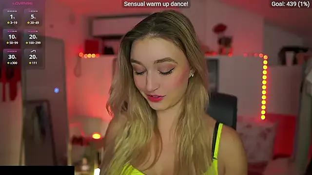 Alexis___Texas — Handbra dance + flash boobies