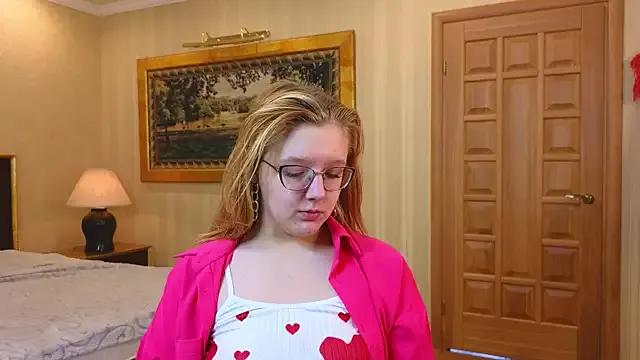 AlinaAldrete — show my feet