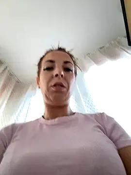 Almmaxxxx — Make me wetnear my mom