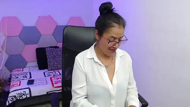 AmandaPeet on StripChat 