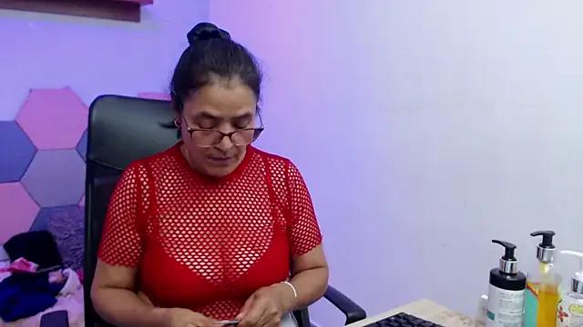 AmandaPeet — Oil massage boobs & rub nipples