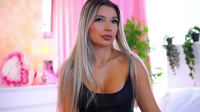 ArtTeasee on StripChat 