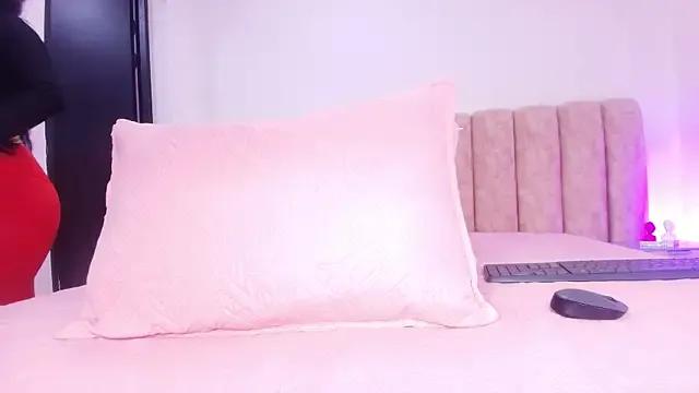 Auroraa_miller — Freechat on StripChat