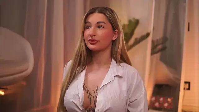 AvaShayy on StripChat 