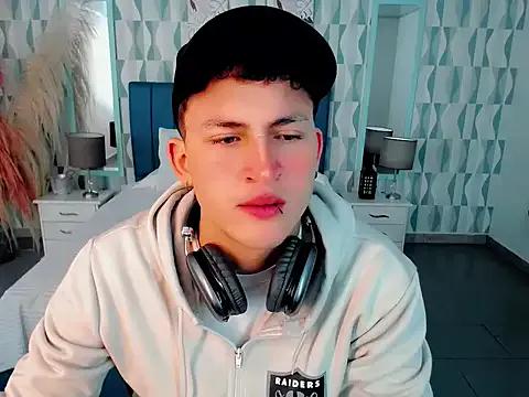 Axel_savage — Flex your biceps 