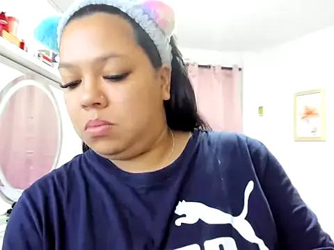 aynarakiss on StripChat 