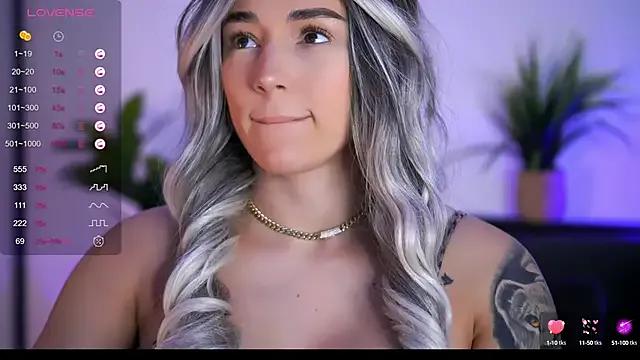 BabbyAisha on StripChat 