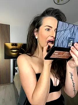 BarbaraXoXoX on StripChat 