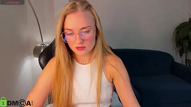 Barbie_Lis — shake tits clouse up cam