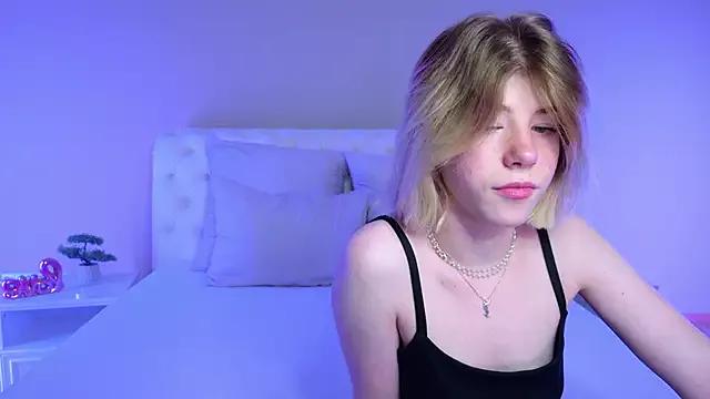 Bella_amory on StripChat 