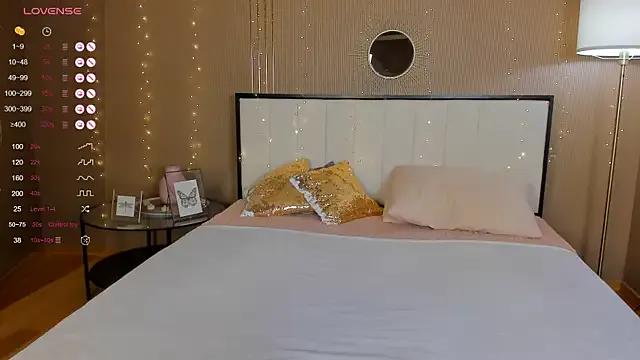 bellatip on StripChat 