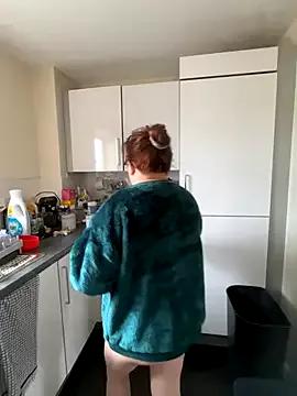 BrattyPrincess-x — Fuck machine LT 5 min control