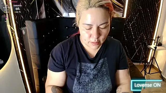 Bruja__Scarlata — Freechat on StripChat