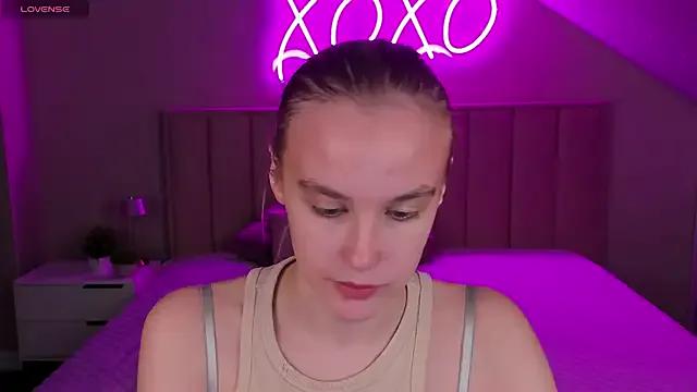 Carolin_Miller — take off one clothes