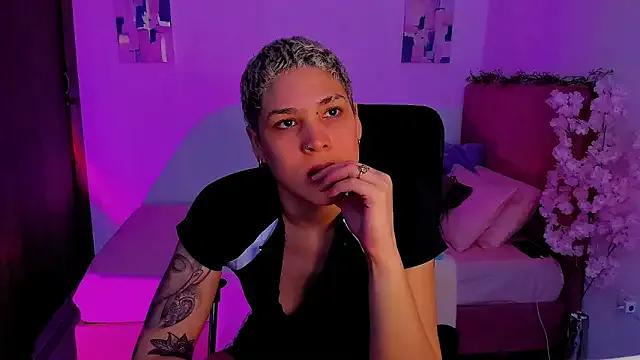 Avatar of Charlee_pink