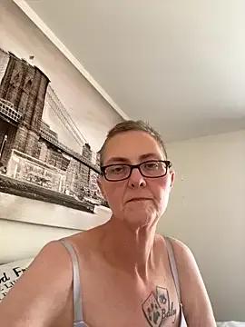 Avatar of Curvy-Jinx