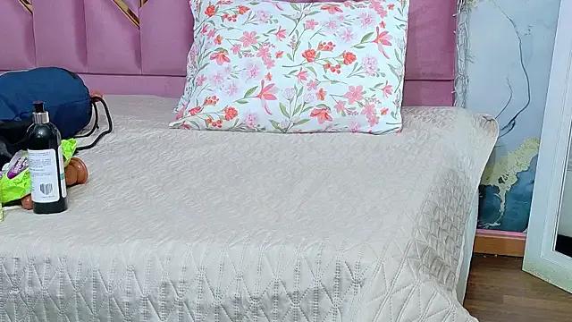 Avatar of curvybrunnett