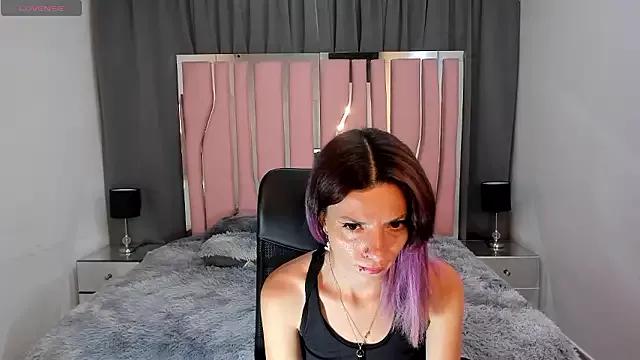 DanaaRey on StripChat 