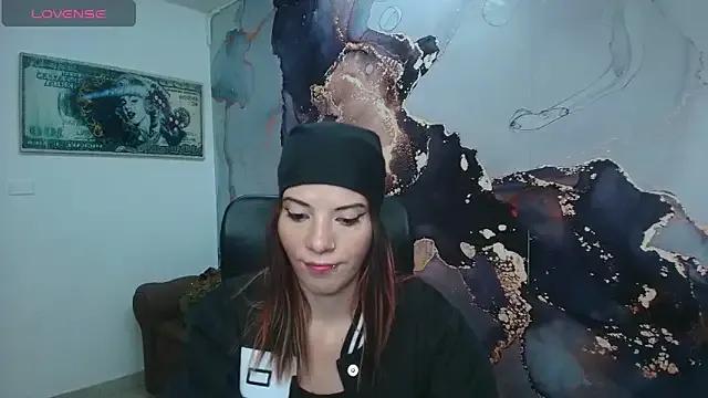 DanaaRey on StripChat 