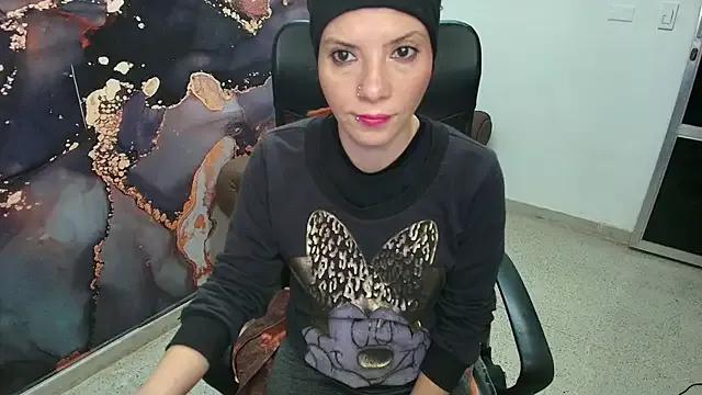 DanaaRey on StripChat 