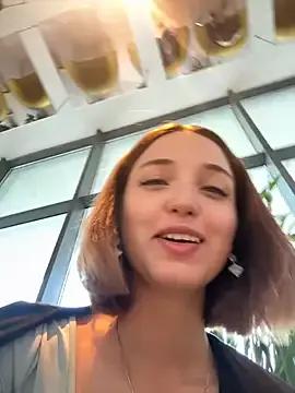 DollyTall on StripChat 