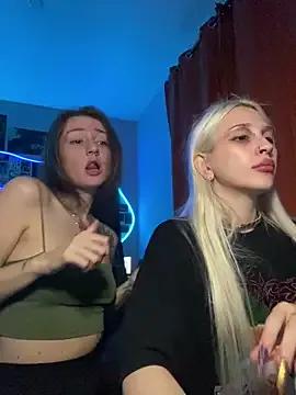 Dooubletroublee — Freechat on StripChat