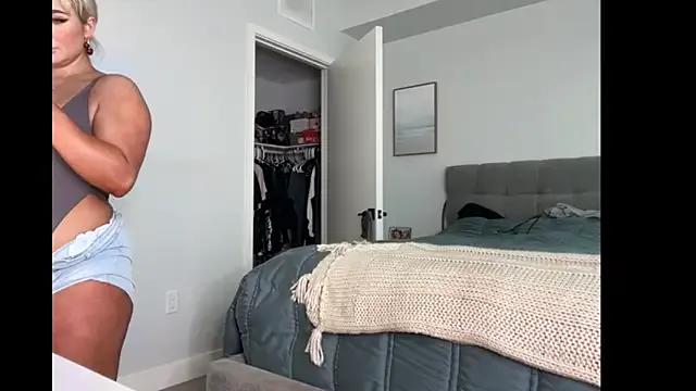 ElenaErickson on StripChat 