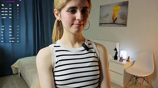 EllieDul on StripChat 