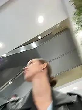 ElliRose on StripChat 