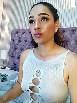 Avatar of EMILYY_FOXY