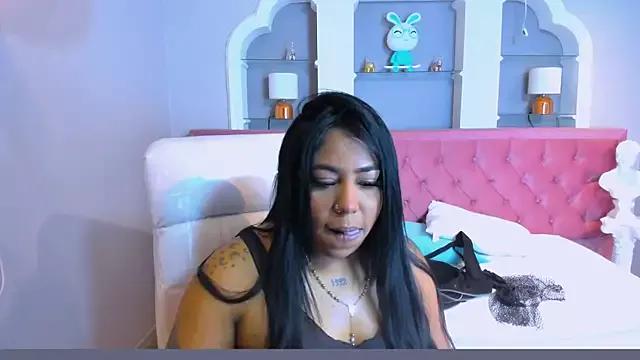 emma_purple_ on StripChat 