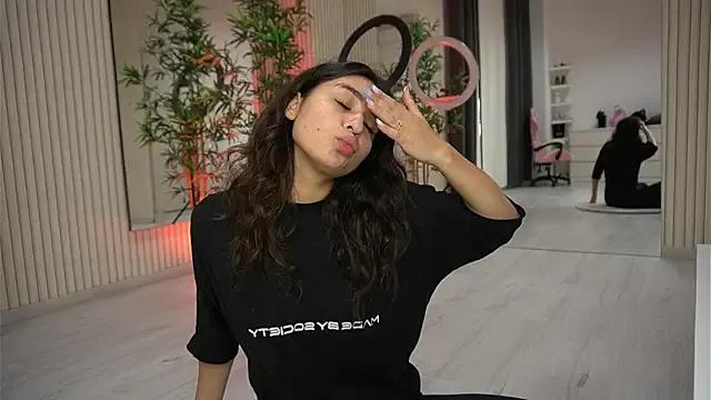 EmmaBlanco on StripChat 