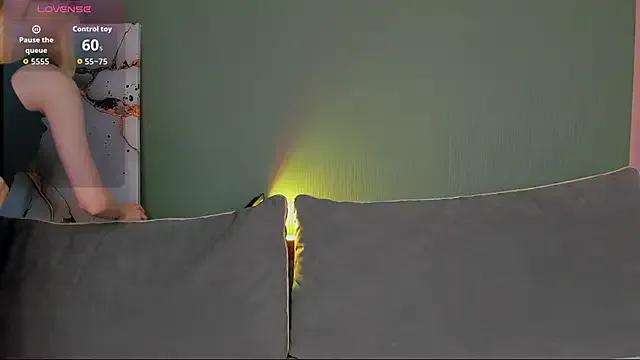 EmmaNovak on StripChat 