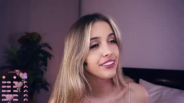 FannyHewson on StripChat 