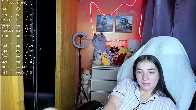 Avatar of Fiery_Brunette_